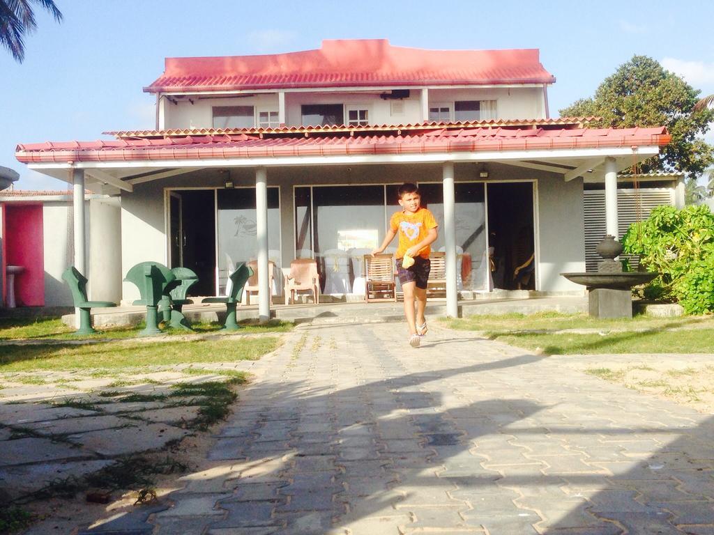 Rainbow Beach Hotel Hikkaduwa Exterior photo