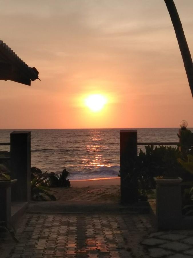 Rainbow Beach Hotel Hikkaduwa Exterior photo